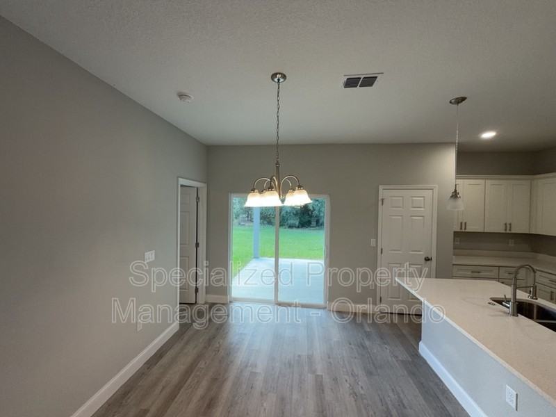1626 W Newbury St - Photo 6 of 15
