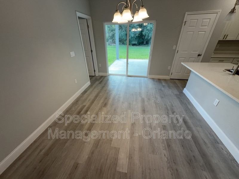 1626 W Newbury St - Photo 7 of 15