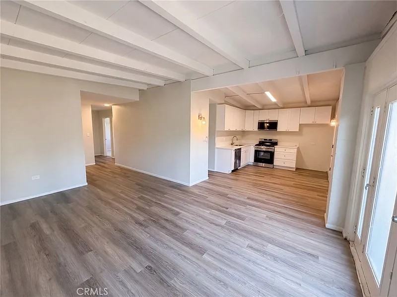 1311 Campus Avenue - Photo 4 of 7