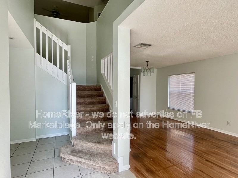 9810 Sunnyoak Dr - Photo 2 of 23