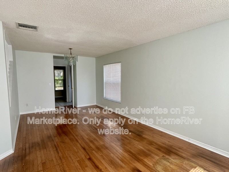 9810 Sunnyoak Dr - Photo 3 of 23
