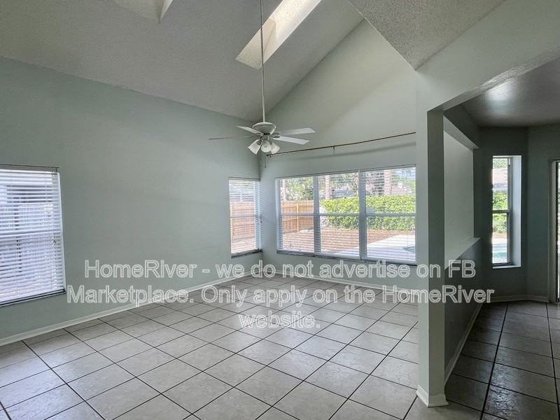 9810 Sunnyoak Dr - Photo 4 of 23