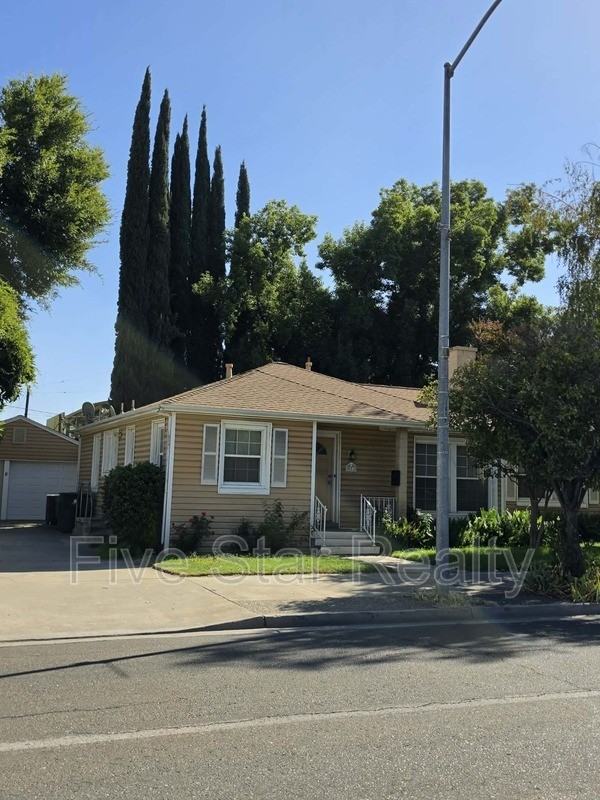821 D St #A1 - Photo 3 of 24