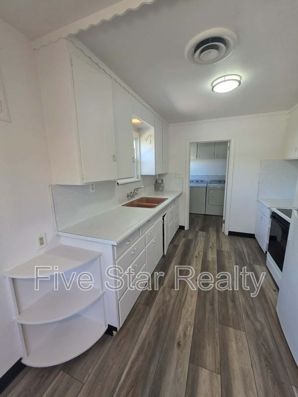 821 D St #A1 - Photo 7 of 24