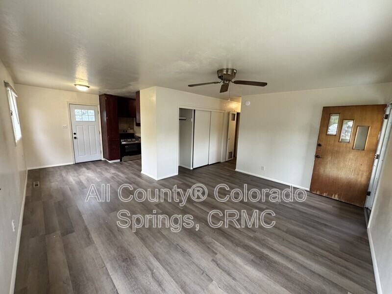 213 N Foote Ave - Photo 2 of 19