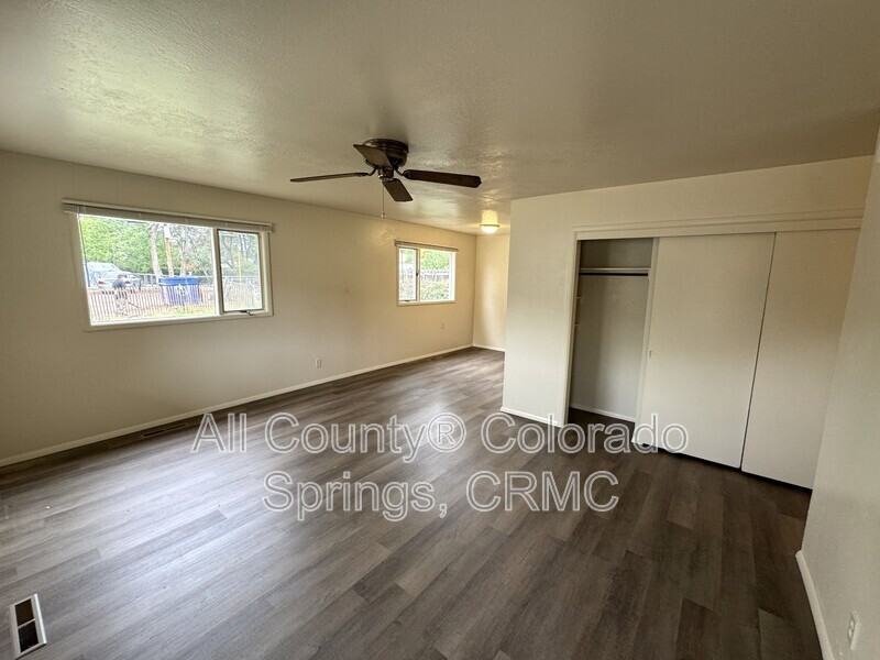 213 N Foote Ave - Photo 3 of 19