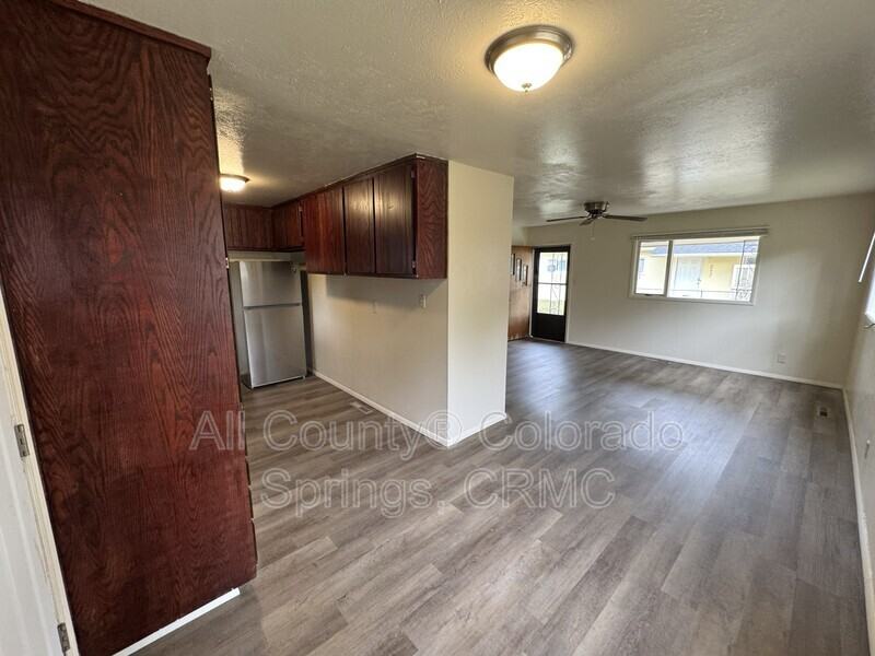 213 N Foote Ave - Photo 5 of 19