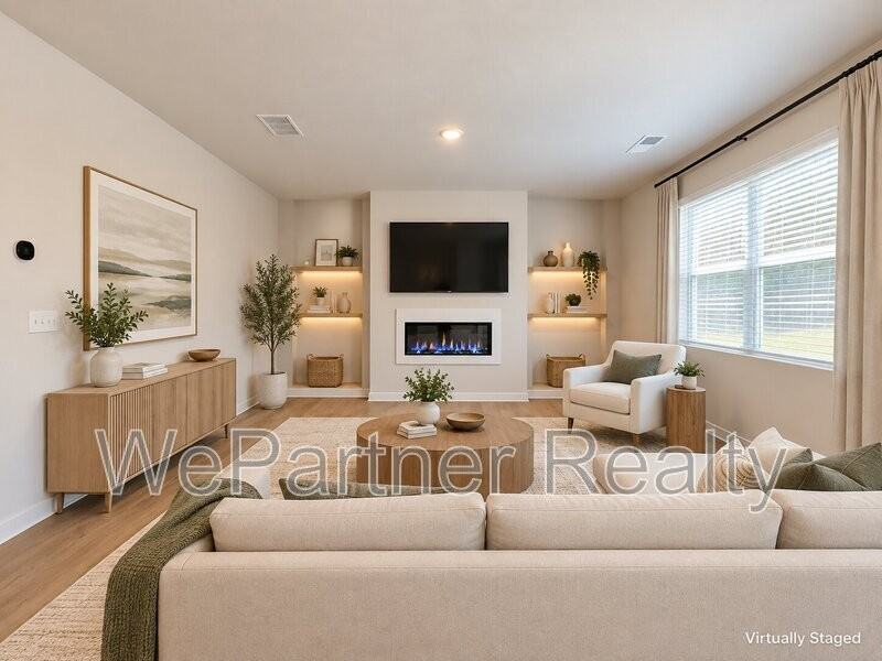 7225 Lacey Dr - Photo 4 of 37