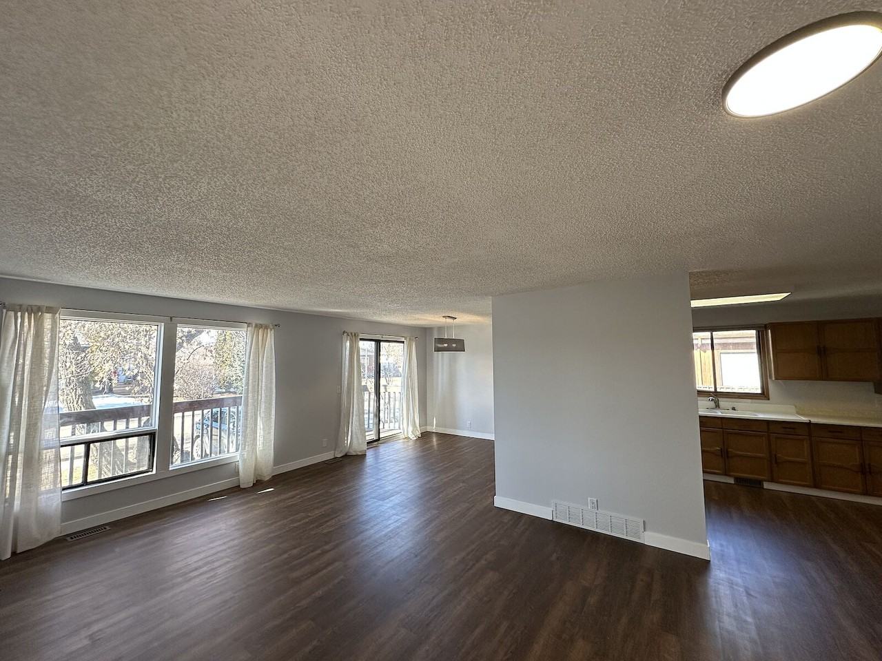 10529 151 St Nw - Photo 2 of 12