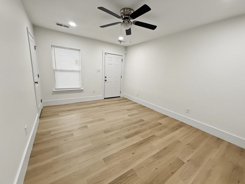 936 N Hollywood St - Photo 6 of 19