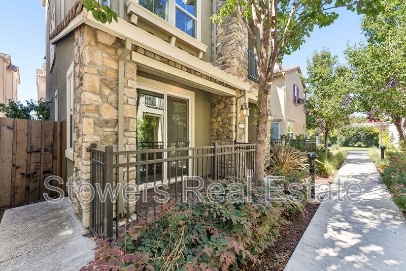220 Caterina Way - Photo 5 of 50