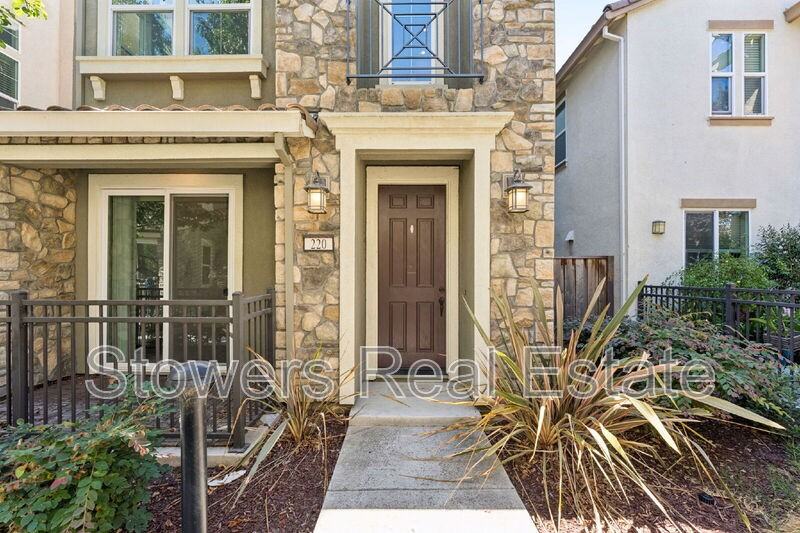 220 Caterina Way - Photo 7 of 50