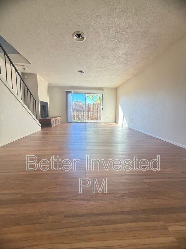 972 Marlene St - Photo 5 of 27