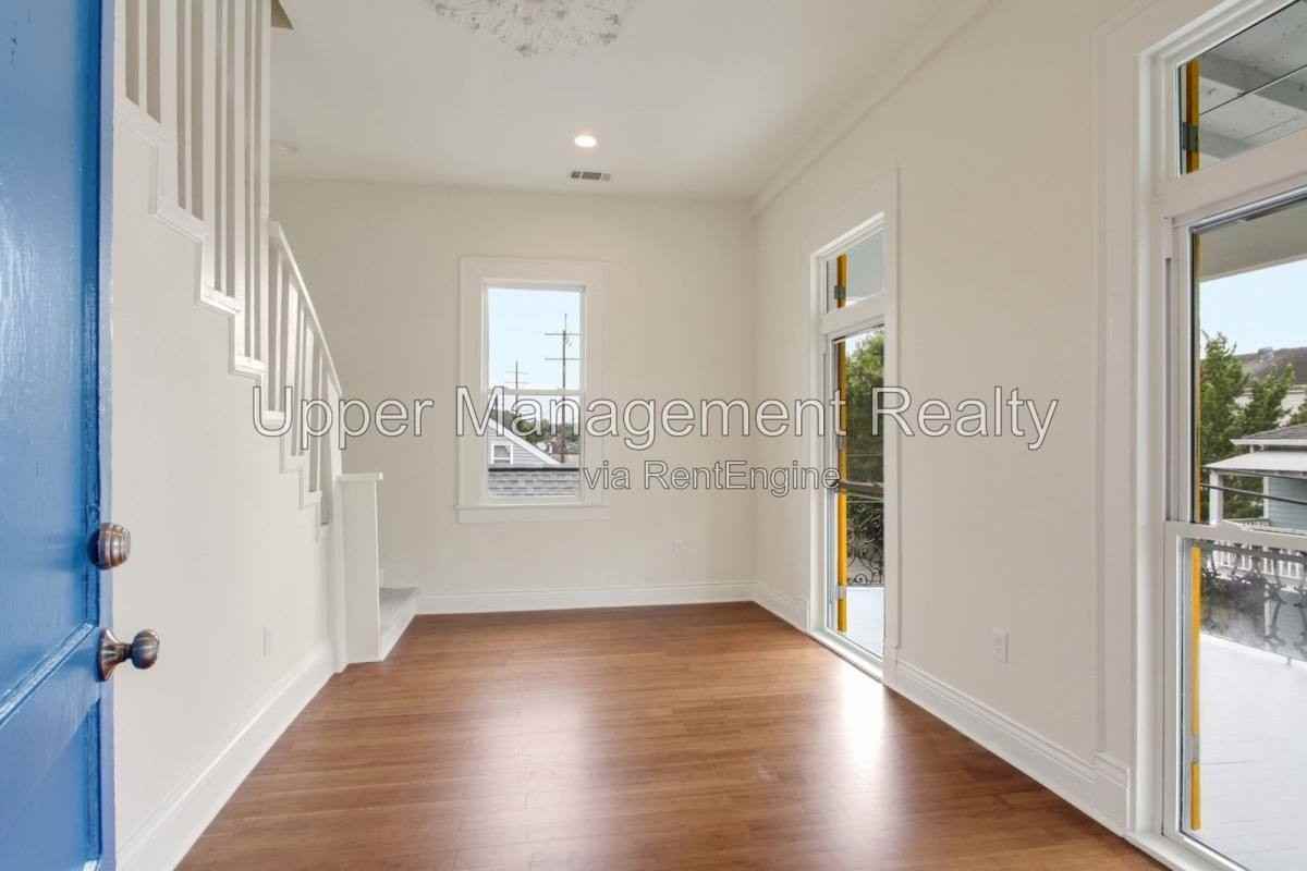 3233 Loyola Ave #3 - Photo 5 of 11
