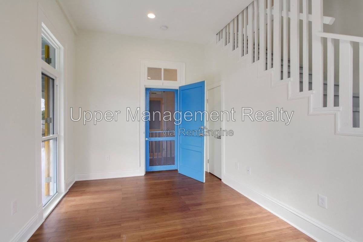 3233 Loyola Ave #3 - Photo 6 of 11