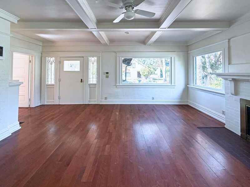 943 Washington St - Photo 6 of 27