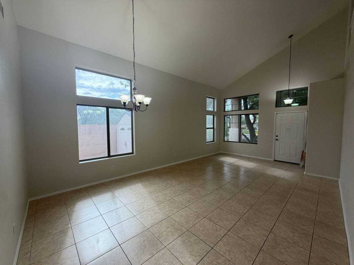 17112 W Young St - Photo 3 of 20