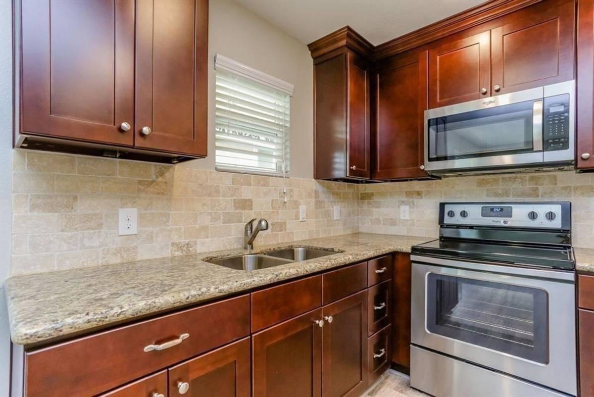 808 1 2 W Main St #4 - Photo 7 of 15