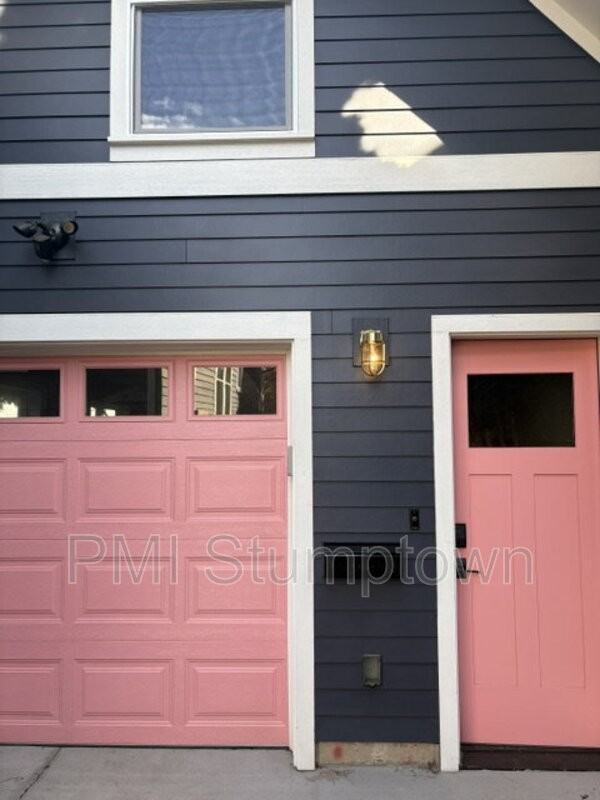 3538 Ne 65th Ave #B - Photo 2 of 16