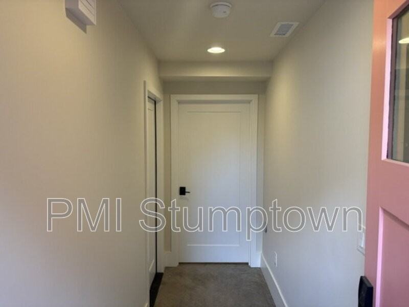 3538 Ne 65th Ave #B - Photo 3 of 16
