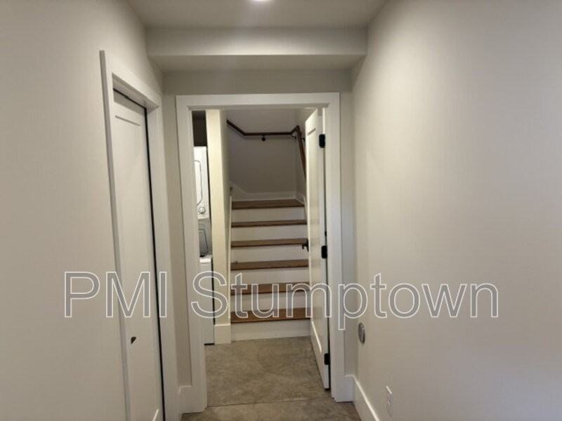 3538 Ne 65th Ave #B - Photo 4 of 16