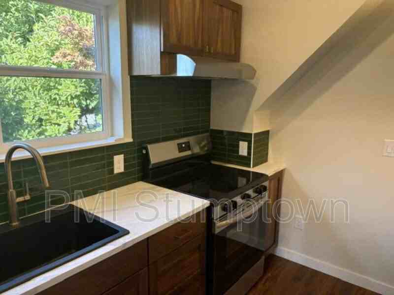 3538 Ne 65th Ave #B - Photo 7 of 16