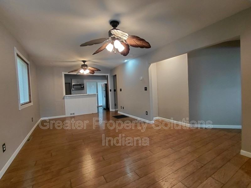 7000 W 127th Pl - Photo 3 of 8