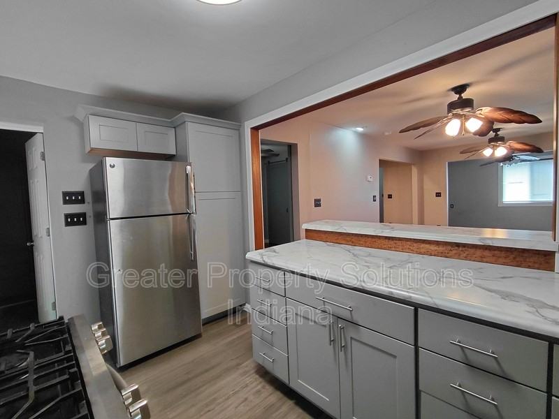 7000 W 127th Pl - Photo 6 of 8
