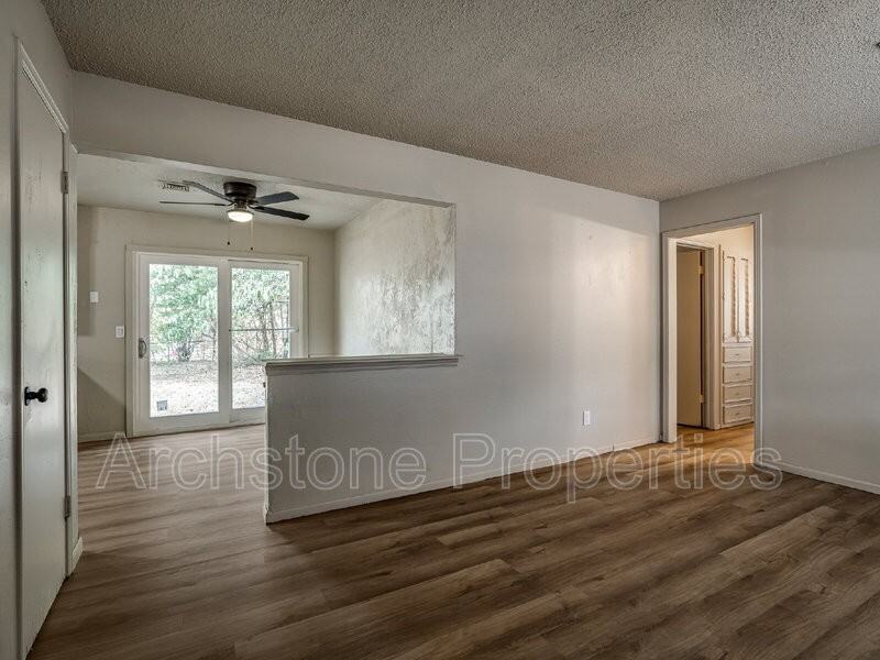 1309 Hickory Ln - Photo 2 of 44