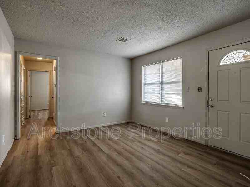 1309 Hickory Ln - Photo 5 of 44