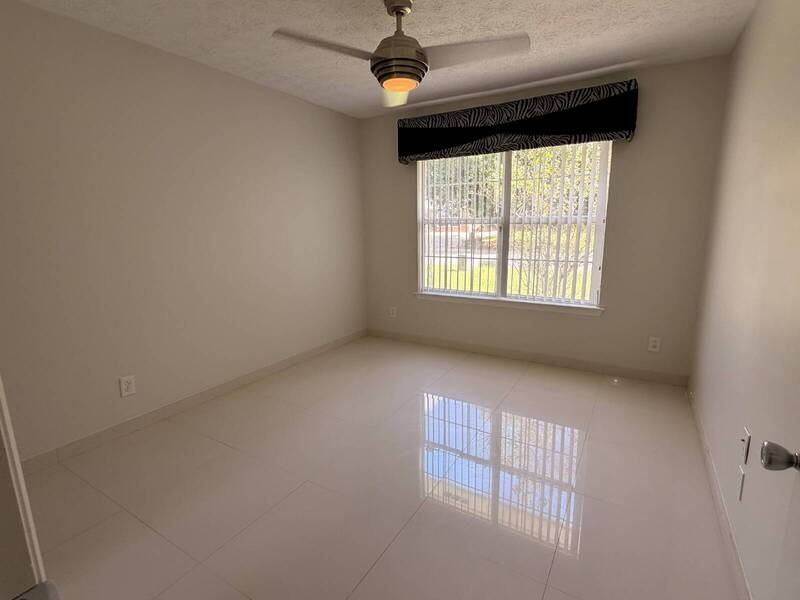 117 Bordeaux Ln - Photo 4 of 15