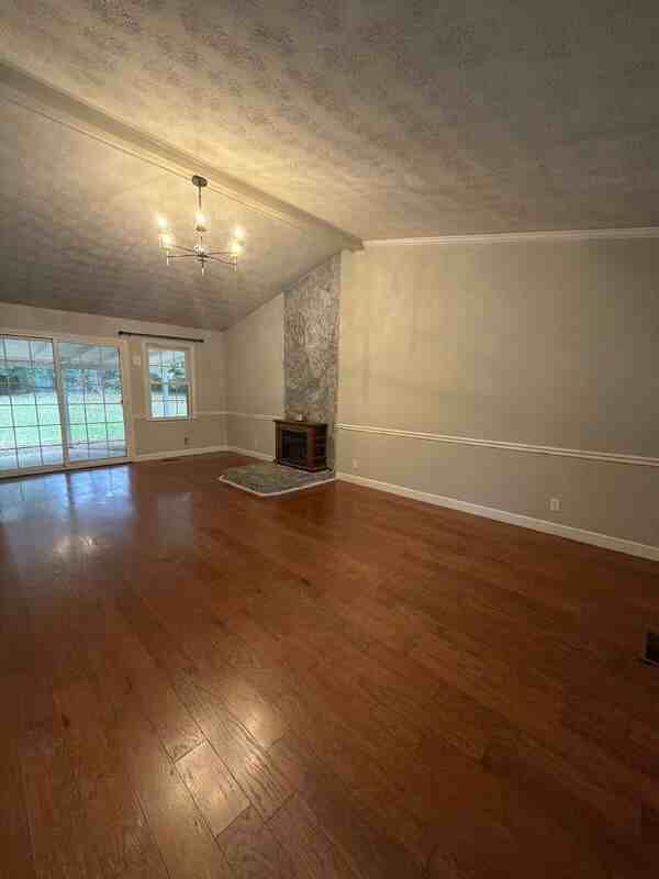 1121 Santa Fe Trl - Photo 2 of 13