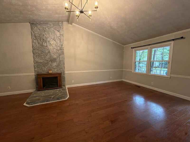 1121 Santa Fe Trl - Photo 3 of 13