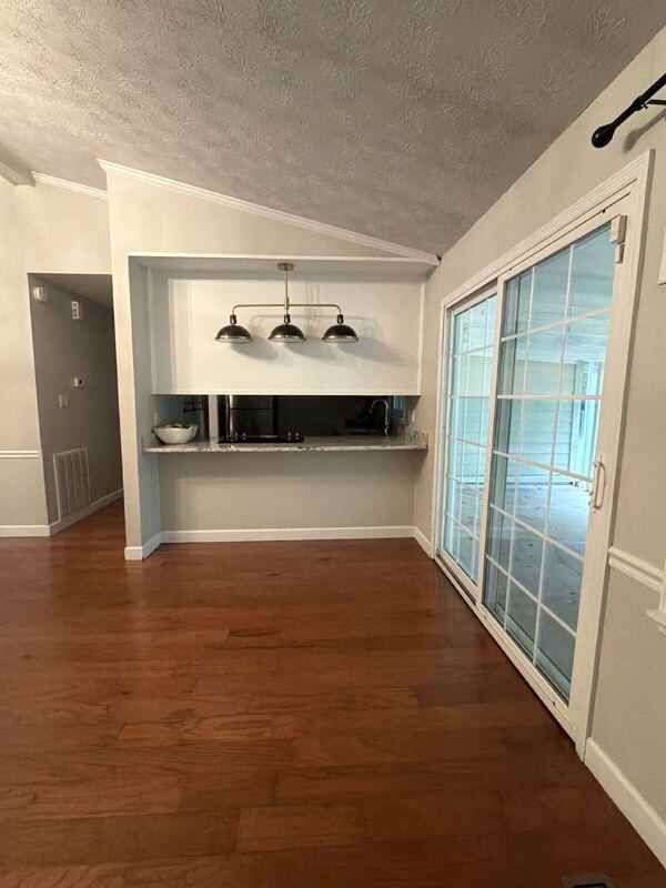 1121 Santa Fe Trl - Photo 4 of 13