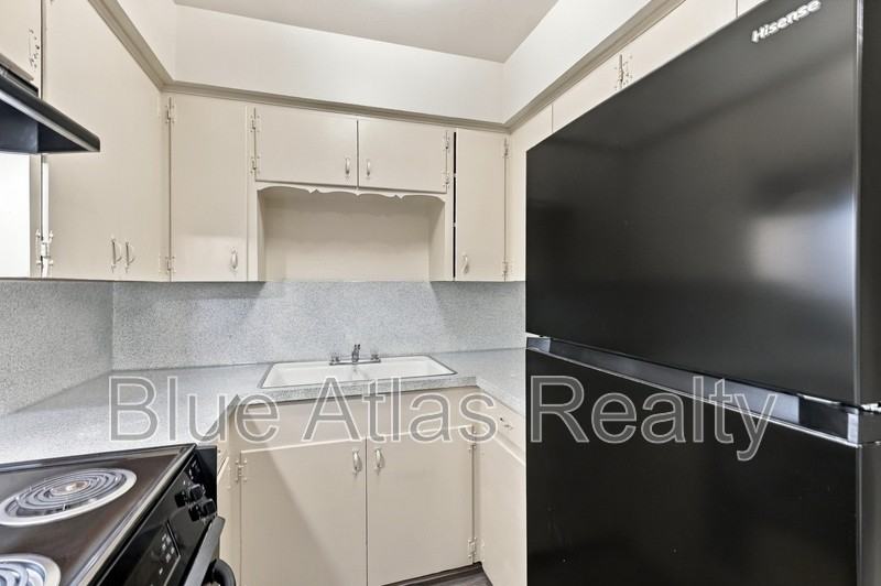 411 E Polk St #8 - Photo 4 of 19