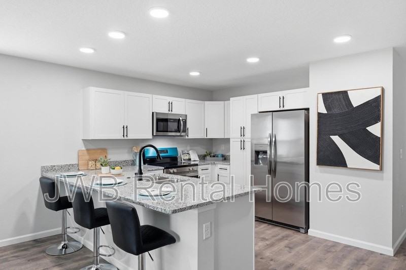 7648 Eaton Ave - Photo 6 of 24