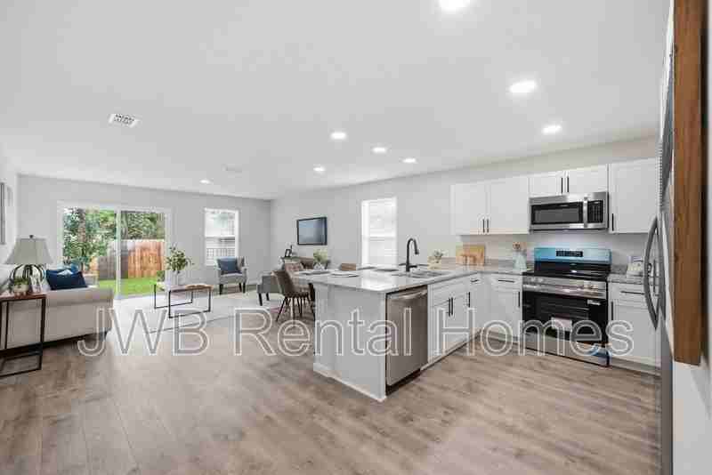 7648 Eaton Ave - Photo 7 of 24