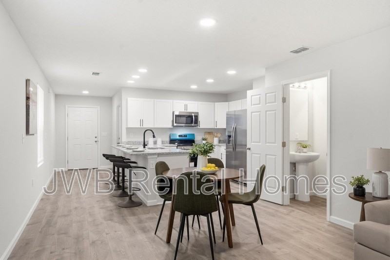 9089 India Ave - Photo 6 of 23
