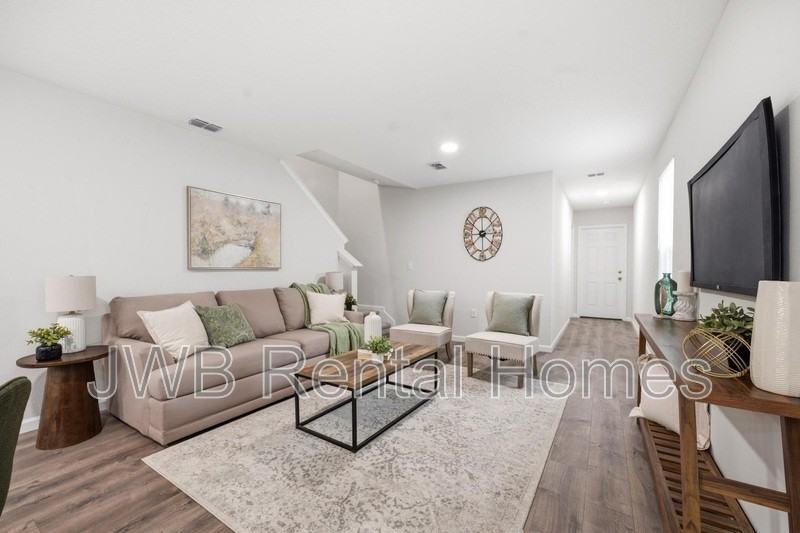 9089 India Ave - Photo 7 of 23