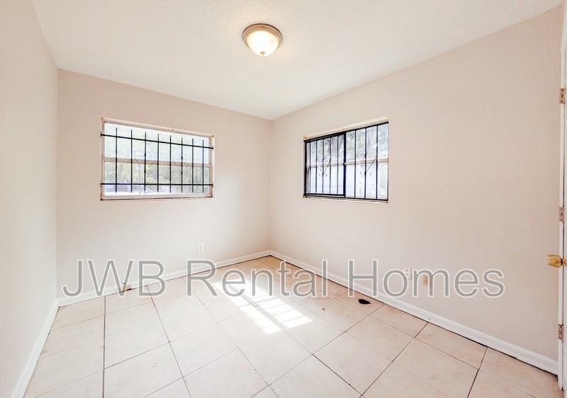 3926 Boulevard - Photo 7 of 14