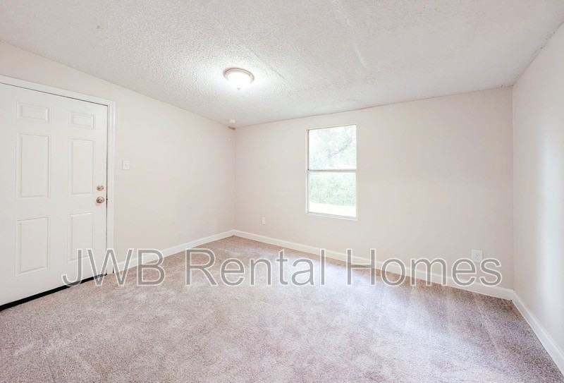 3137 W 1st St - Photo 7 of 17