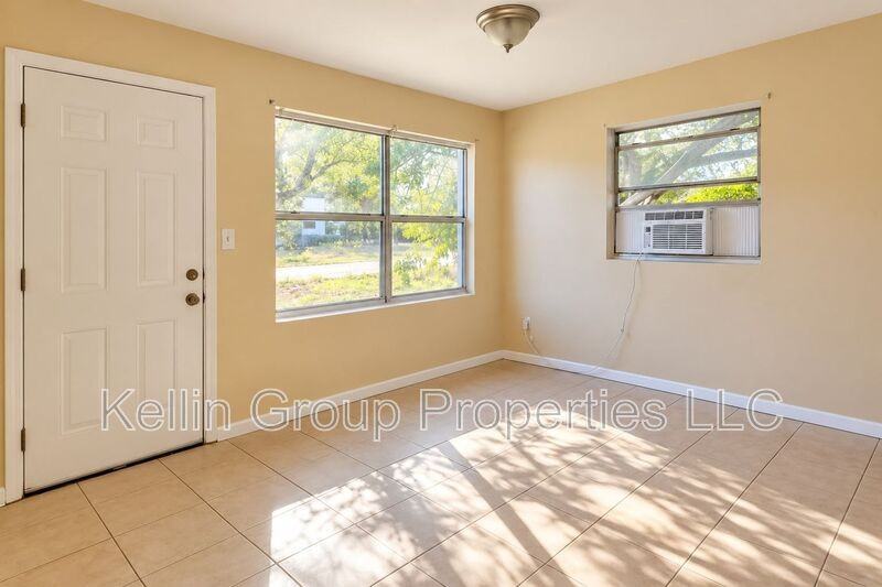 157 E Northside Dr #1 - Photo 2 of 8
