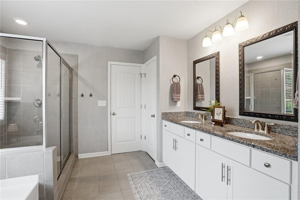 121 Treeline Trl - Photo 4 of 30