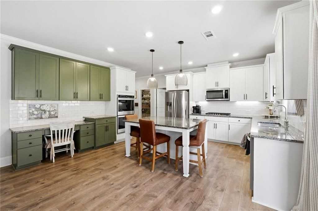 121 Treeline Trl - Photo 7 of 30