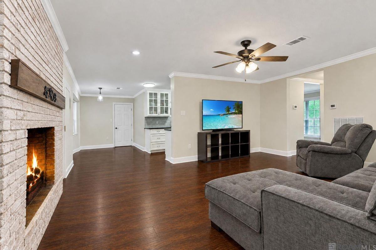 26137 Vincent Dr - Photo 5 of 20
