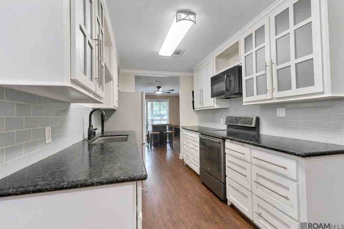 26137 Vincent Dr - Photo 7 of 20