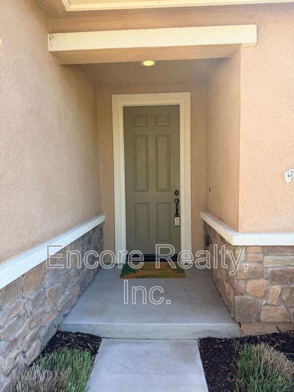 35226 Heritage Pointe Dr - Photo 2 of 28