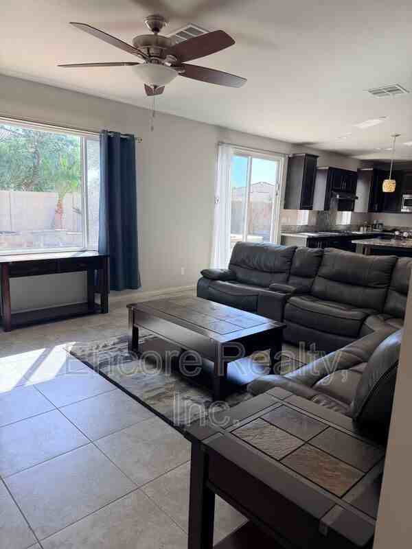35226 Heritage Pointe Dr - Photo 3 of 28