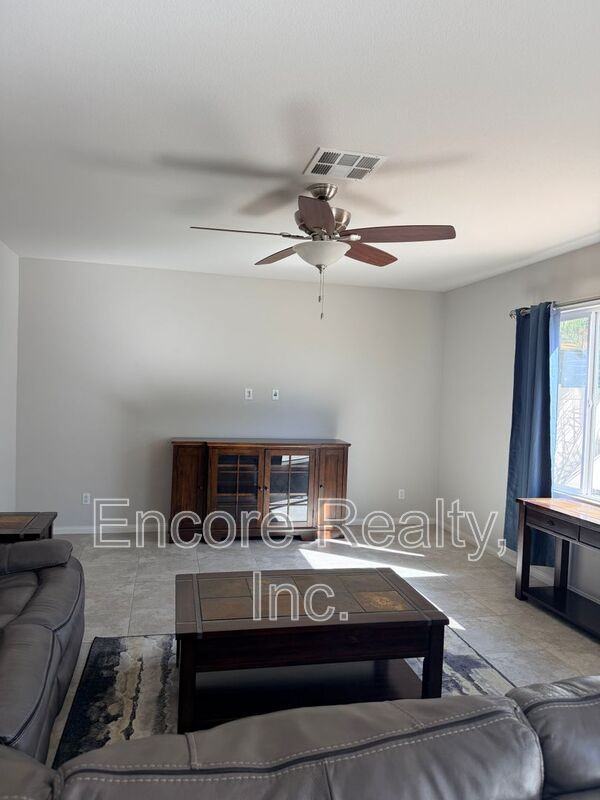 35226 Heritage Pointe Dr - Photo 6 of 28