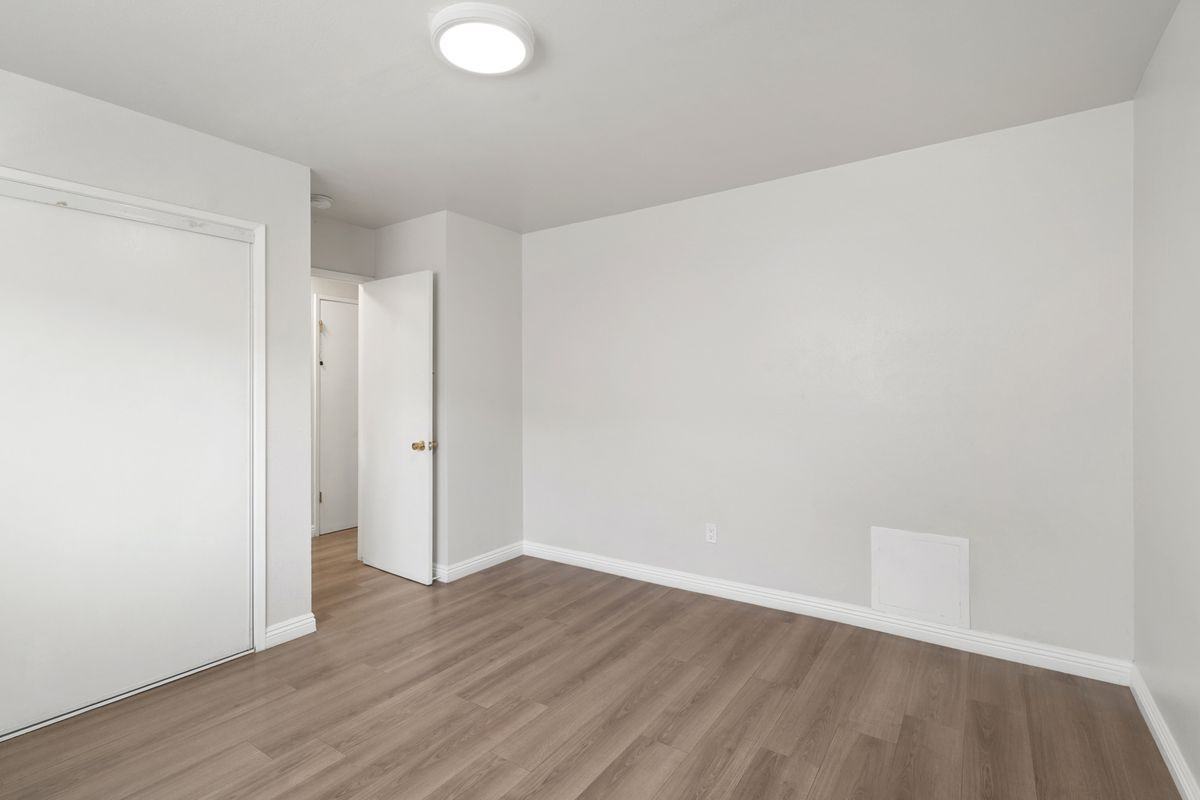 213 W Santa Barbara St ##C - Photo 2 of 10